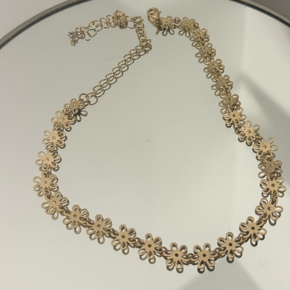 Flower Chain Choker Necklace Gold